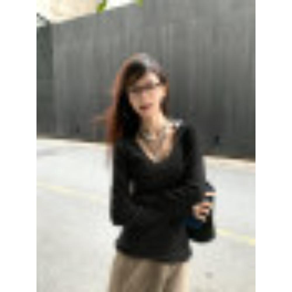 Простой трикотажный свитер с V-образным вырезом и длинными рукавами для женского осенне-зимнего гардероба, с приталенной талией и стройнящим силуэтом в качестве базового слоя