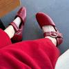 Модные туфли-лодочки на плоской подошве Red Mary Janes с пряжкой на ремне 2025 Весна Осень Новые Удобные Повседневные Плоские Туфли для Ходьбы