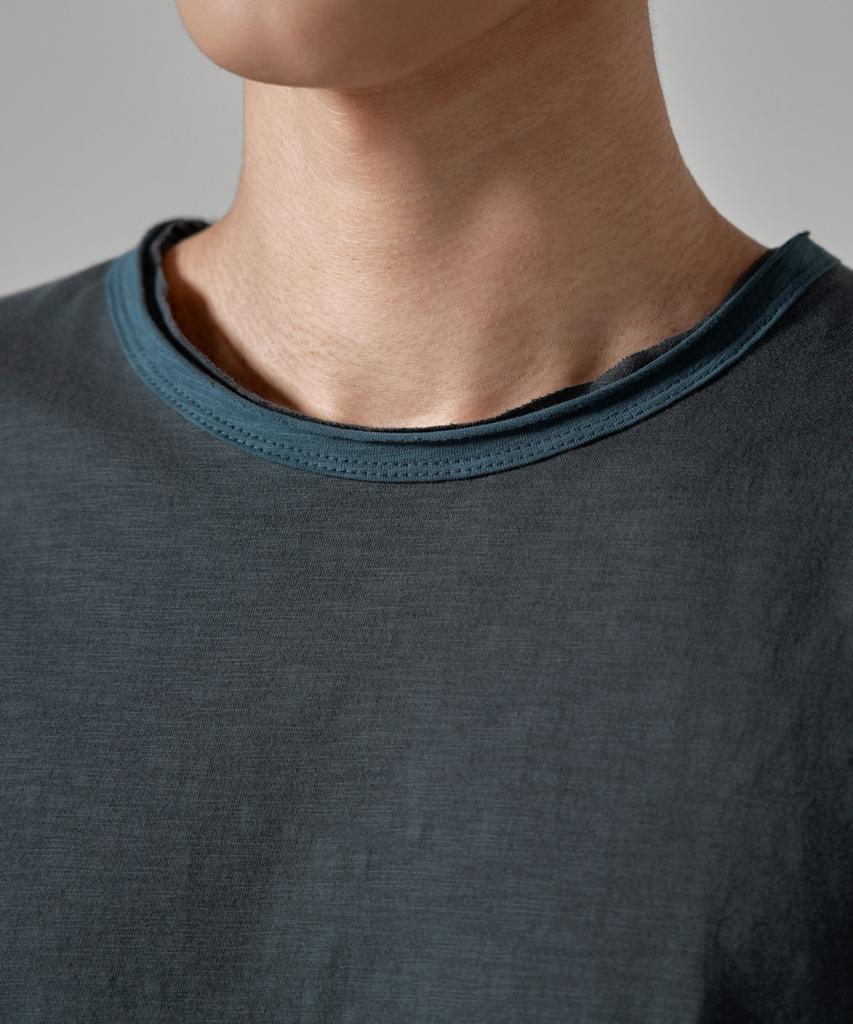 WAAR M1086 Low-Cut Contrast Round Short Sleeve T-Shirt_Charcoal
