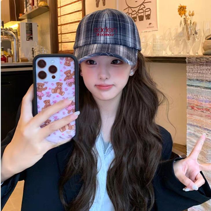Plaid retro breathable baseball cap for summer, makes the face look smaller, with English embroidery, sun-shading, versatile, suitable for large head