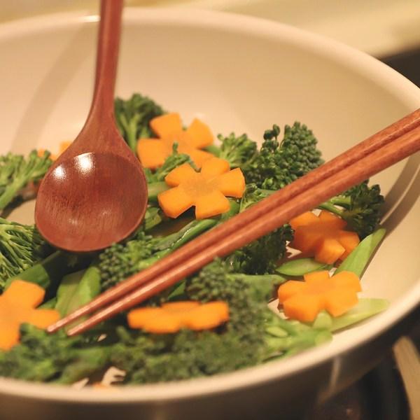 Kivoli Lacquered Wooden Spoon Set, 4 Spoons + 4 Chopsticks, Korean Popular Tableware