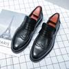 Горячие мужские ретро-броги кожаные туфли Caving дышащие мокасины без застежек мужские деловые туфли легкие туфли в британском стиле черные