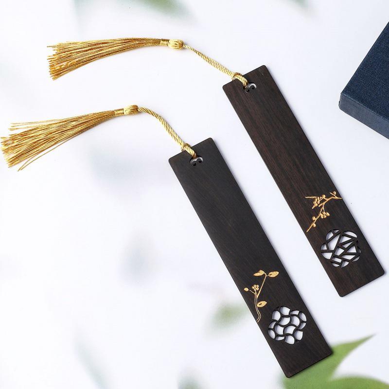 Golden Lattice Ebony Brush Bookmark: Retro Classical Gift for Students