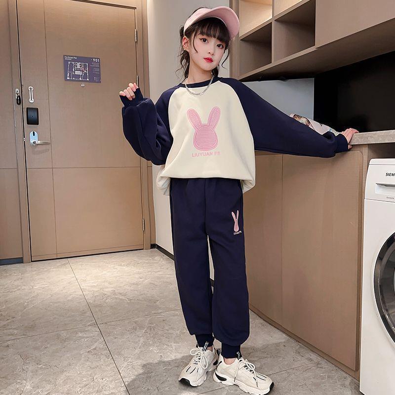 Stylish Girls' Spring & Autumn Suits: Trendy Sportswear for 8-9 Year Olds