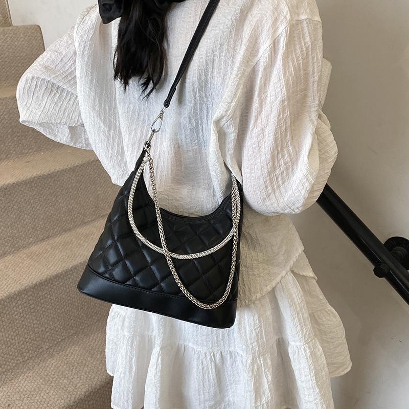 Популярная в этом году женская сумка на цепочке с бриллиантами, новая модная и стильная, с высоким чувством вкуса, зарубежная, универсальная, на плечо или через плечо