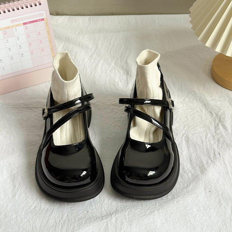 Женские туфли-лодочки Mary Jane на толстом каблуке, платформе, с пряжкой в форме сердца, с неглубокими кружевными босоножками с круглым носком в стиле Лолиты, милые модные женские туфли
