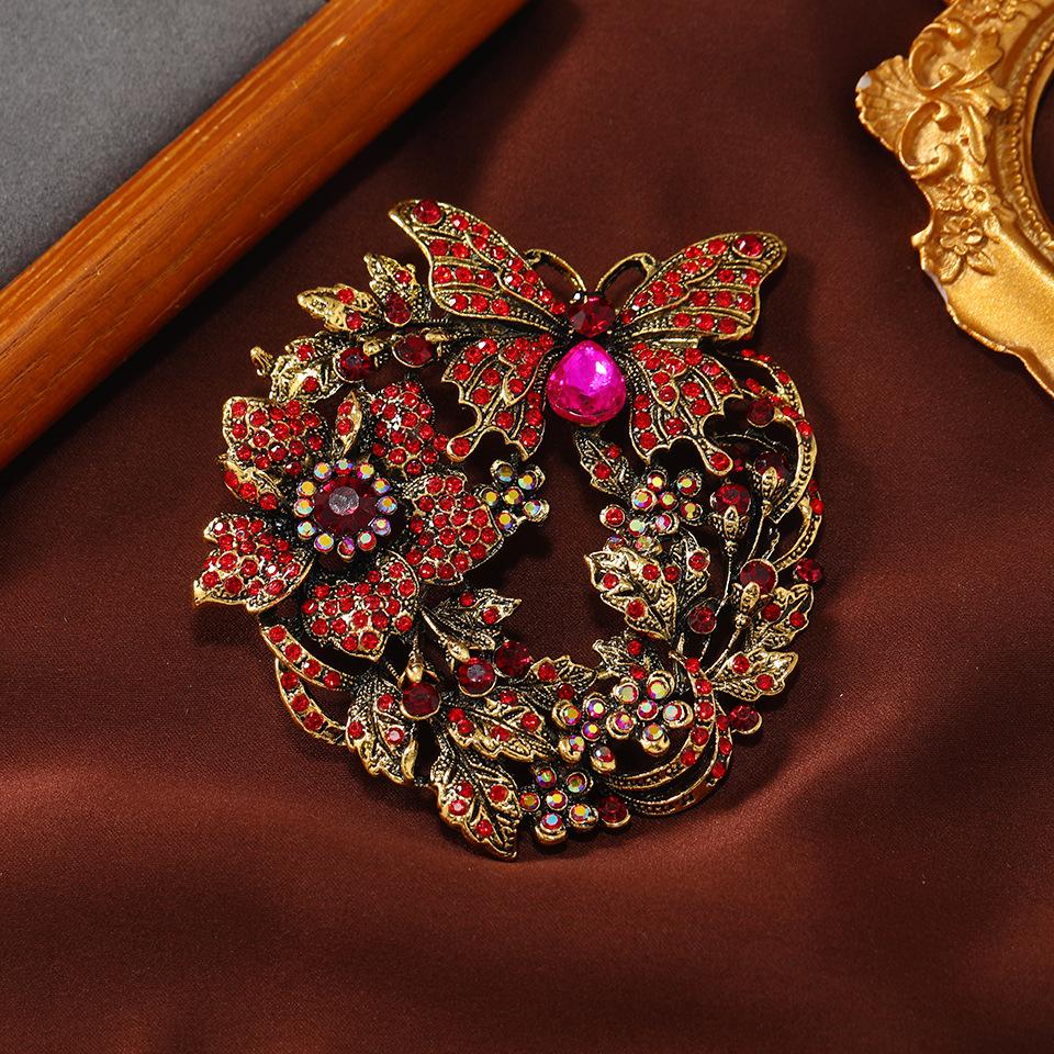 Baroque Vintage Butterfly Wreath Brooch Pins Coat Accessories Suit Corsage