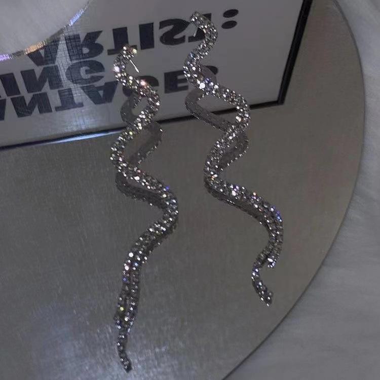 "2024 Fashion Statement Korean Snake Tassel Earrings - Exquisite 925 Silver Needle Design”