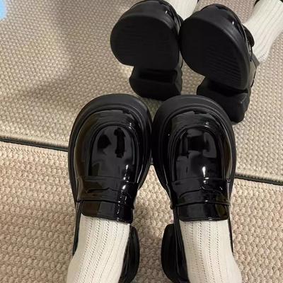 Женская обувь. Модные весенне-осенние женские туфли-лодочки, однотонные женские туфли Мэри Джейн с круглым носком и пряжкой на низком каблуке.