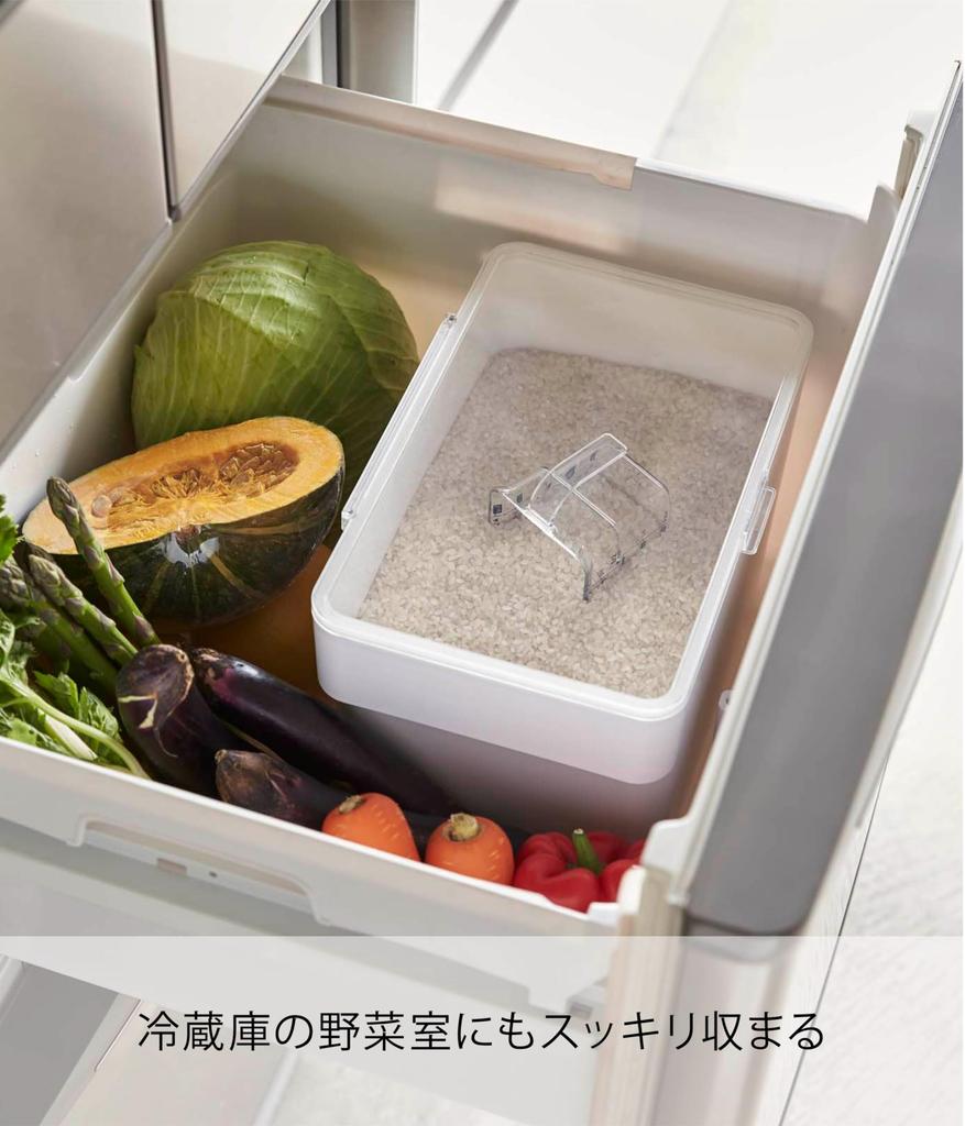 Yamazaki Jitsugyo 3377 Герметичный контейнер для риса под мойку 5 кг с мерным стаканом Белый Примерно Tower Линия для соскребания риса Зачерпывает чисто до конца