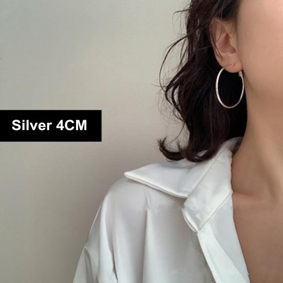 1 пара женских сережек-кольцов разных полированных размеров, однотонные гальванические серьги-кольца