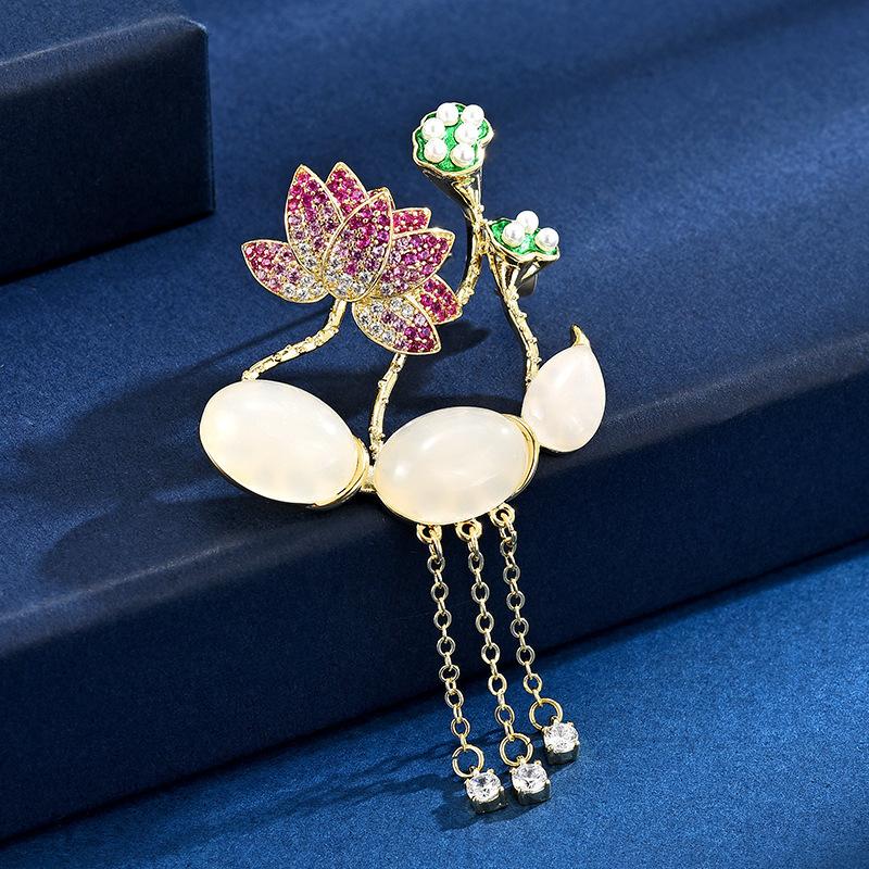 Лотос Корень лотоса Брошь с бахромой Женская Изысканная Удача Лотос Брошь Элегантный Темперамент Костюм Булавка Аксессуары