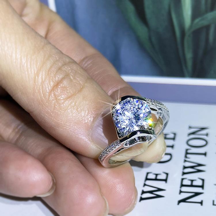 Brilliant Super Flash Eight Heart Eight Arrow Zircon Carat Imitation Mossan Diamond Angel Kiss Ring Woman