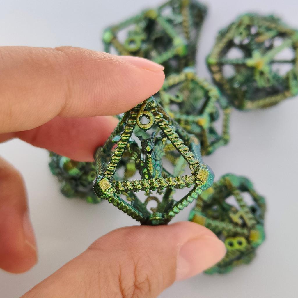 7pcs/set Hollow Dragon Dice Set Role-playing Game Polyhedral Dragon Dice Tabletop DND Game Party Accessories