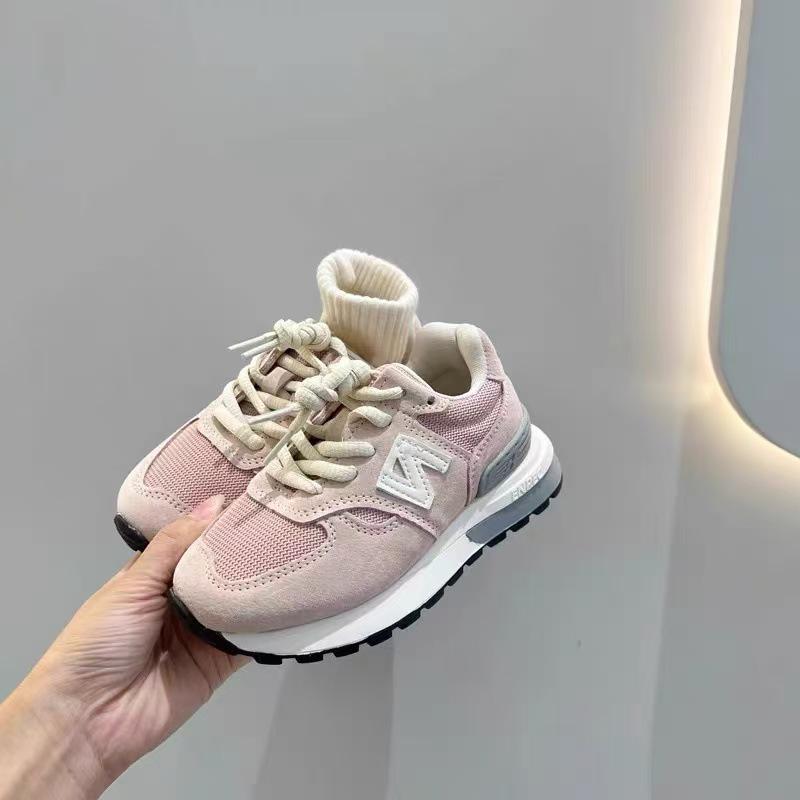 Детские спортивные ботинки с плюшем для мальчиков 2025