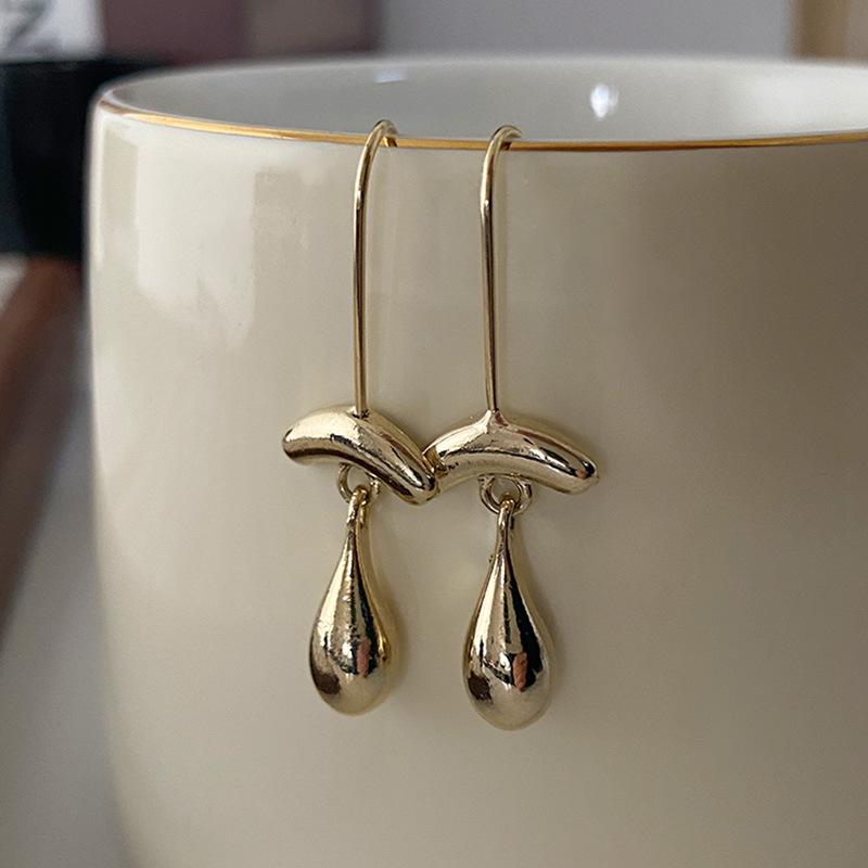 Металлические серьги-капли с длинной кисточкой, изысканные маленькие серьги, универсальные, нишевые, атмосферные, высококачественные украшения для ушей