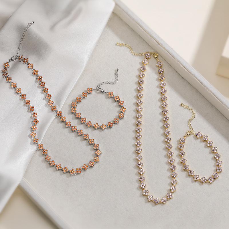 Elegant Light Luxury Women's Gold Plated Copper Bracelet Zircon Four-leaf Clover Necklace Flower Jewelry Set