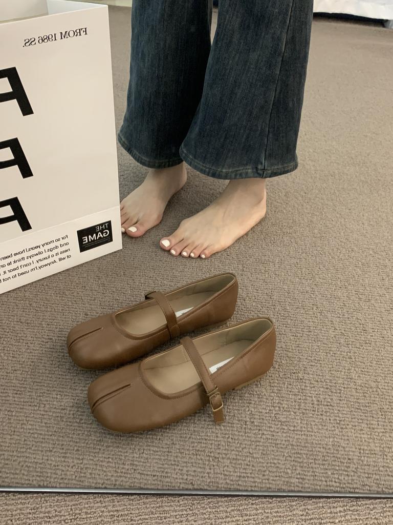 Hot Selling 2025 Women's Flat Folded Bean Mules Slip-On Shoes Korean Style Rubber Bottom Plastic Upper Outerwear Casual Slipper