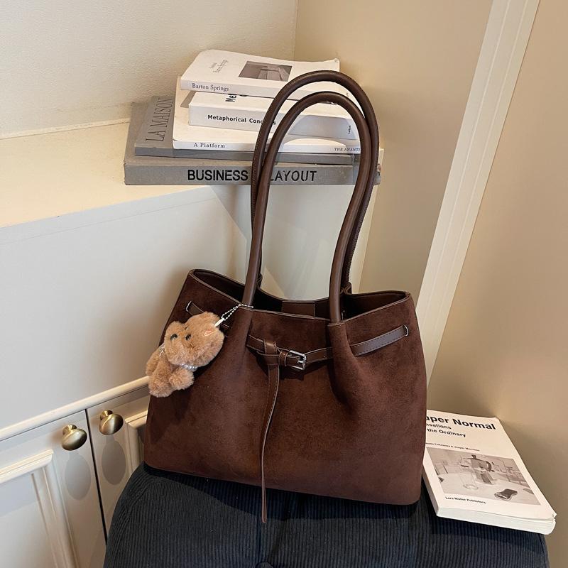 Ретро сумка женская большой вместимости 2025 новая осенне-зимняя универсальная на плечо подмышку повседневная рабочая сумка-тоут для поездок