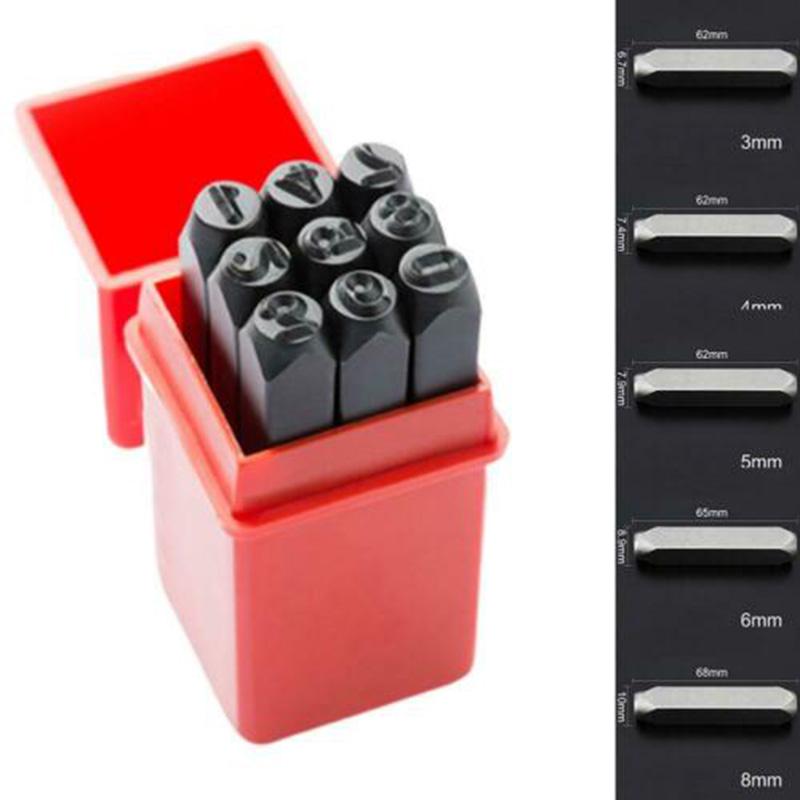 Набор штампов с цифрами и буквами. Стальной металлический кожаный футляр для инструментов.