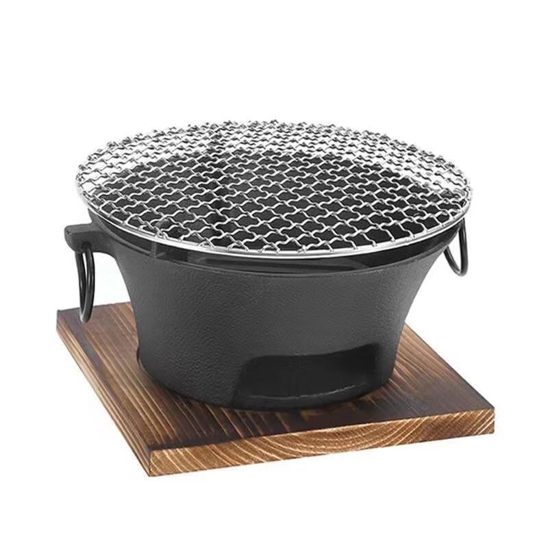 Чугунный угольный гриль и кострище