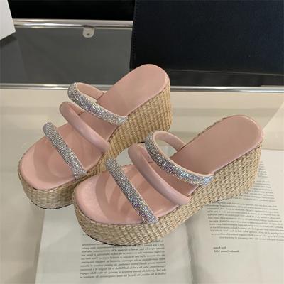 Новый летний дизайн Женские тапочки с узкими ремешками и кристаллами на платформе, на танкетке, на высоком каблуке, женская обувь для банкета