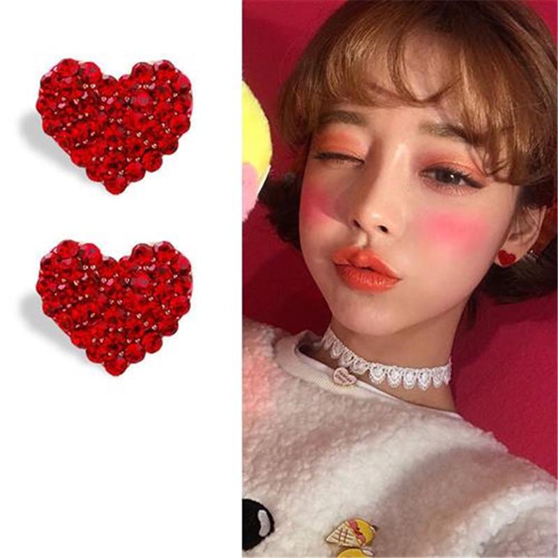 Серьги-подвески в форме сердца из серебра 925 пробы — модные, универсальные и в корейском стиле с акцентами из стразов