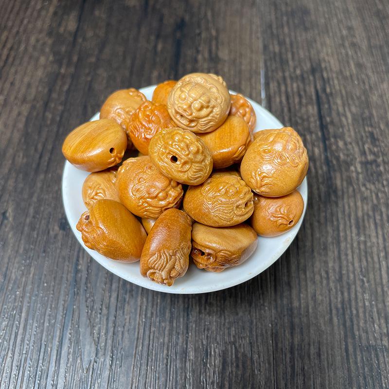 Xinshan Carved Sandalwood Beads and Phone Pendant Accessories