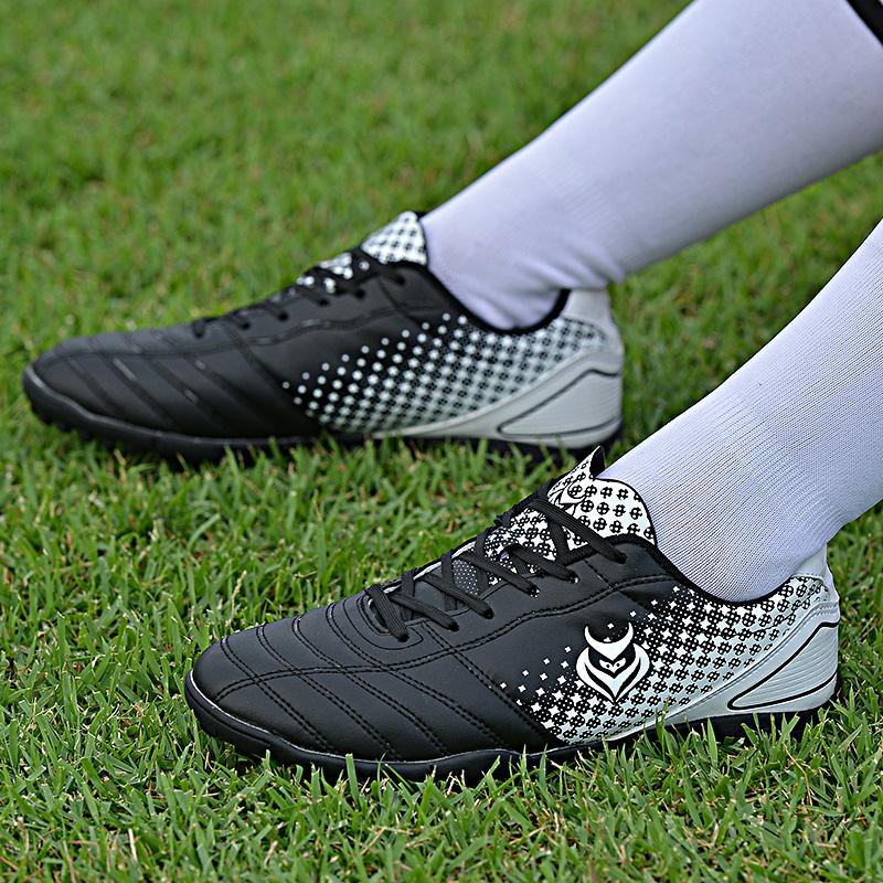 Unisex Leather Rubber Soft Bottom Short Nail Football Boots Youth Competition Professional Football Shoes