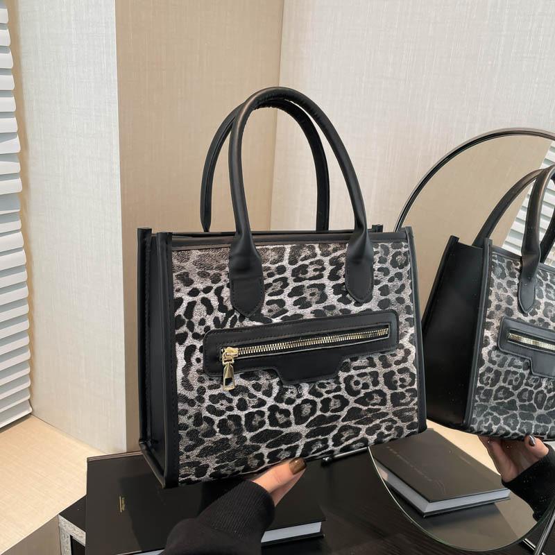 Stylish And Spacious Pu Leopard Print Crossbody Bag For Women Perfect For Outfits Casual