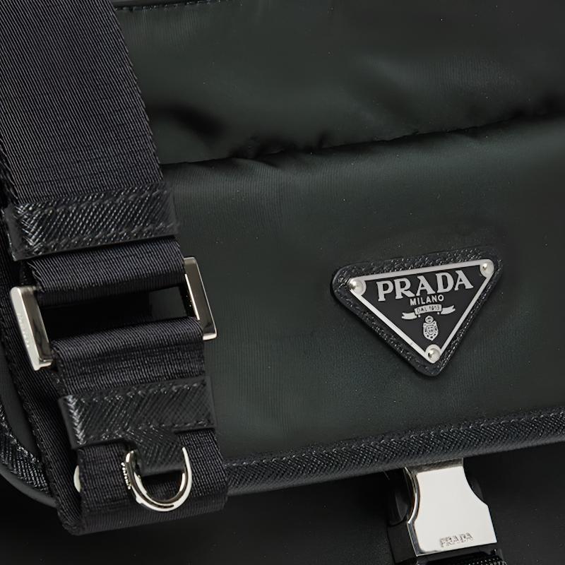 Prada Рюкзак из Re-Nylon с карманом на молнии, кожа Saffiano, мужская сумка через плечо, черный 2VH119-2DMH-F0002-V-OOO