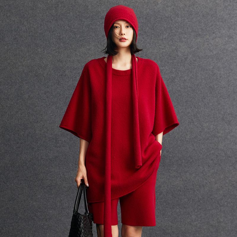 Women's Cashmere Round Neck Sweater - Winter 2026, Mid-Length, Five-Point Sleeves, Gentle Style, Loose Fit, Slimming Knitwear.