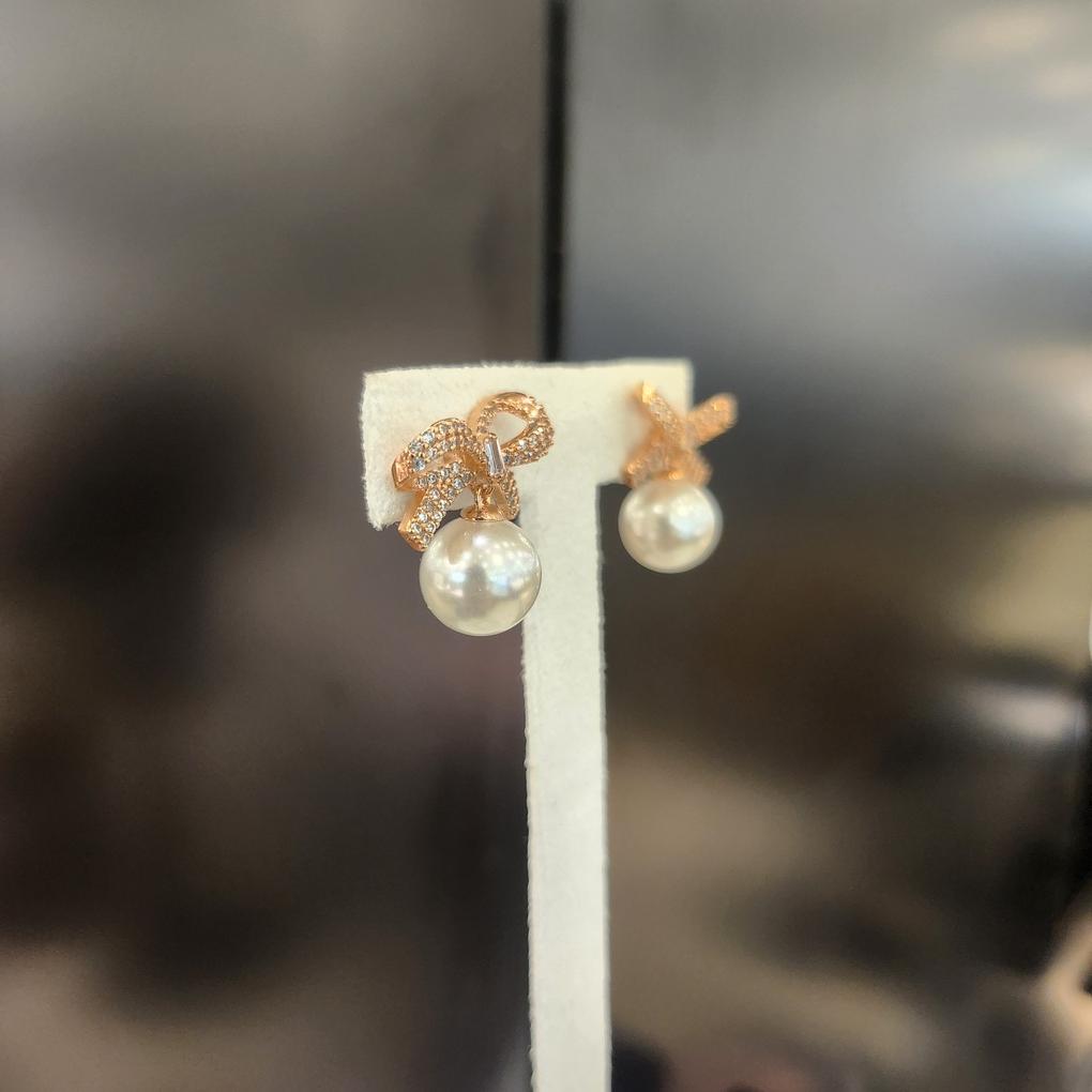 ARTRIA Ribbon Dangling Pearl E Nuclear Pearl Cubic Earrings EGSERKK0007BKF