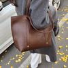 Ретро большая сумка-тоут женская 2025 зима новая для通勤 простая сумка на плечо универсальная сумка под мышкой