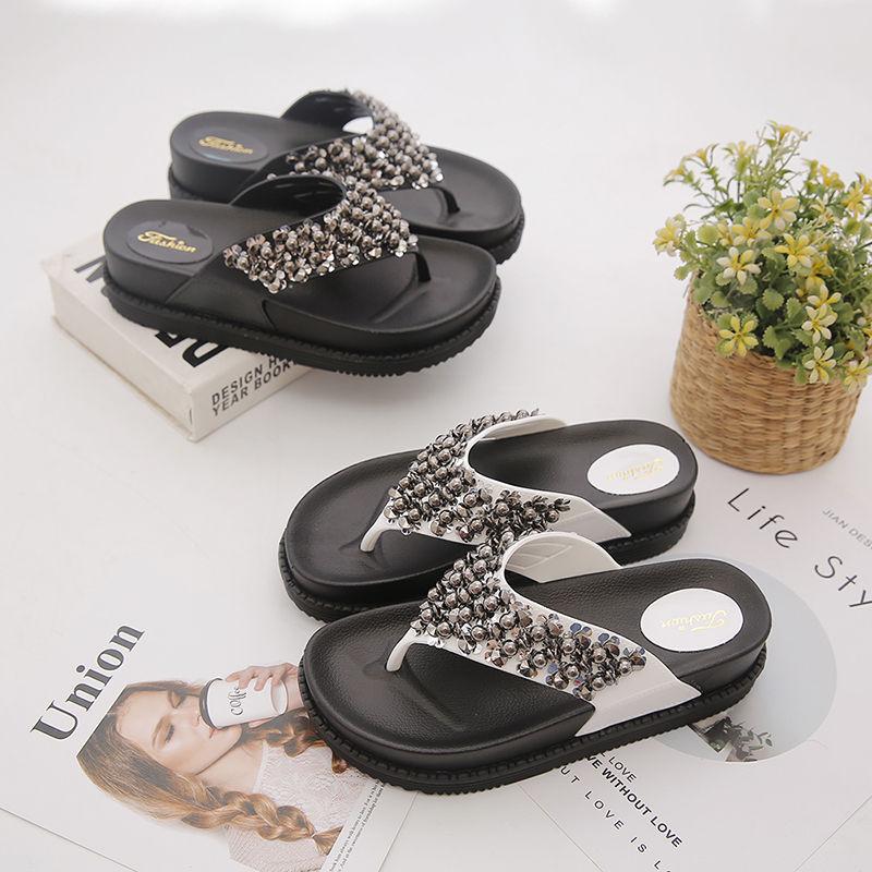 Модные тапочки для женщин, дизайнерские элегантные женские шлепанцы, летние новинки 2024 года, босоножки на платформе, модные тапочки со стразами, роскошные на танкетке, популярные
