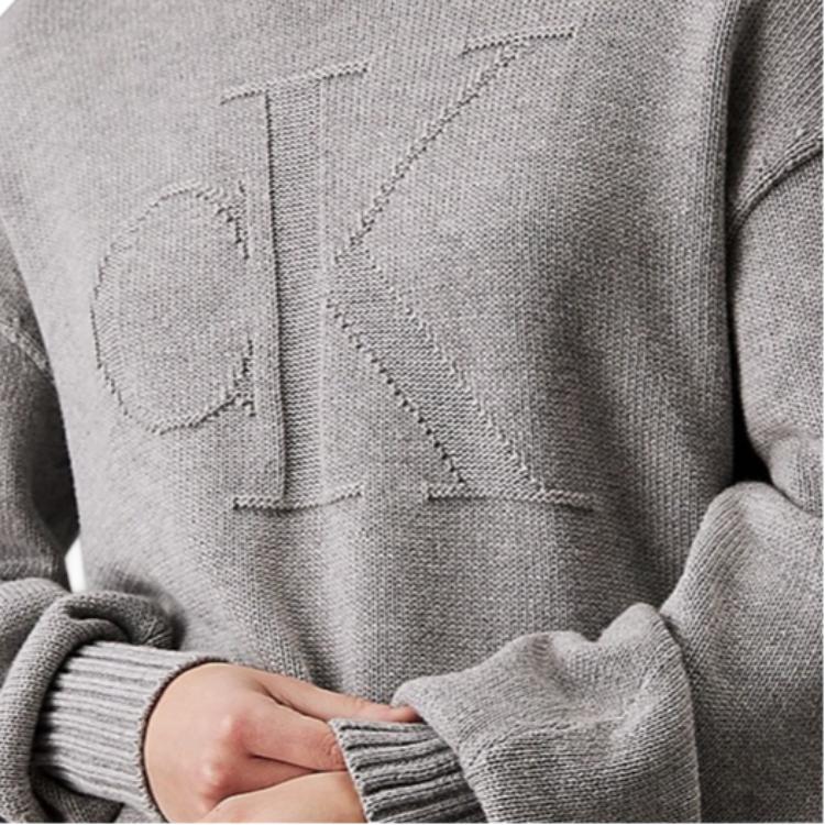 Calvin Klein FW24 Однотонный свитер с круглым вырезом Женский свитер Серый J20J224224-P41