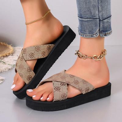 Женские модные сандалии с перекрестными ремешками, повседневные сандалии на платформе и толстой подошве, летние спортивные сандалии с ремешком на щиколотке и пряжкой