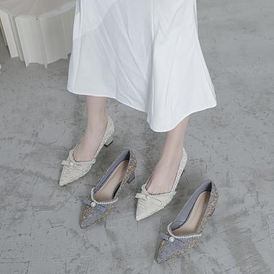 Корейская версия бант жемчужная цепочка средний каблук женские туфли сказочный стиль темперамент высокие каблуки острый толстый каблук темперамент одиночные туфли женские