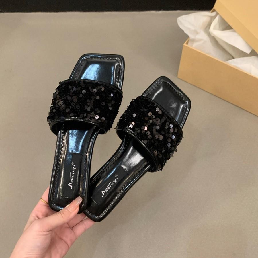 Премиальные серебристые шлепанцы на мягкой подошве, новинка лета 2025, женские сандалии с плоской подошвой, украшенные стразами и пайетками снаружи, для создания образа с темпераментом