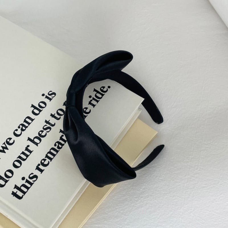 ФАНТАСТИЧЕСКАЯ ПЛАНЕТА черная атласная лента-ободок для волос