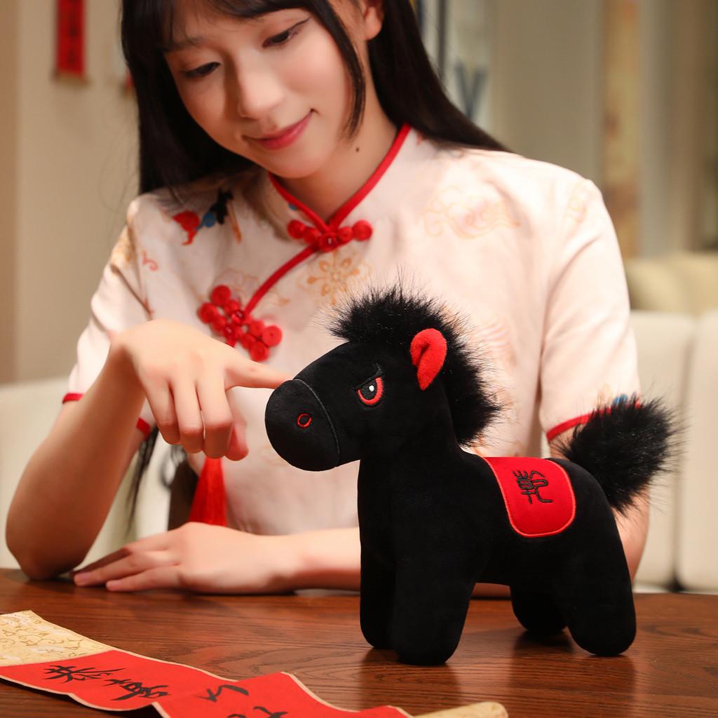 Плюшевая игрушка-талисман года Лошади из короткого плюша для новогодних украшений и подарков