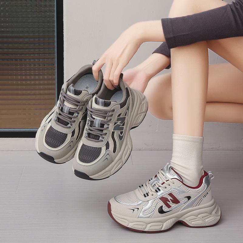 Модные ретро кроссовки для папы женские весенние новые туфли на платформе повседневные маленькие универсальные кроссовки