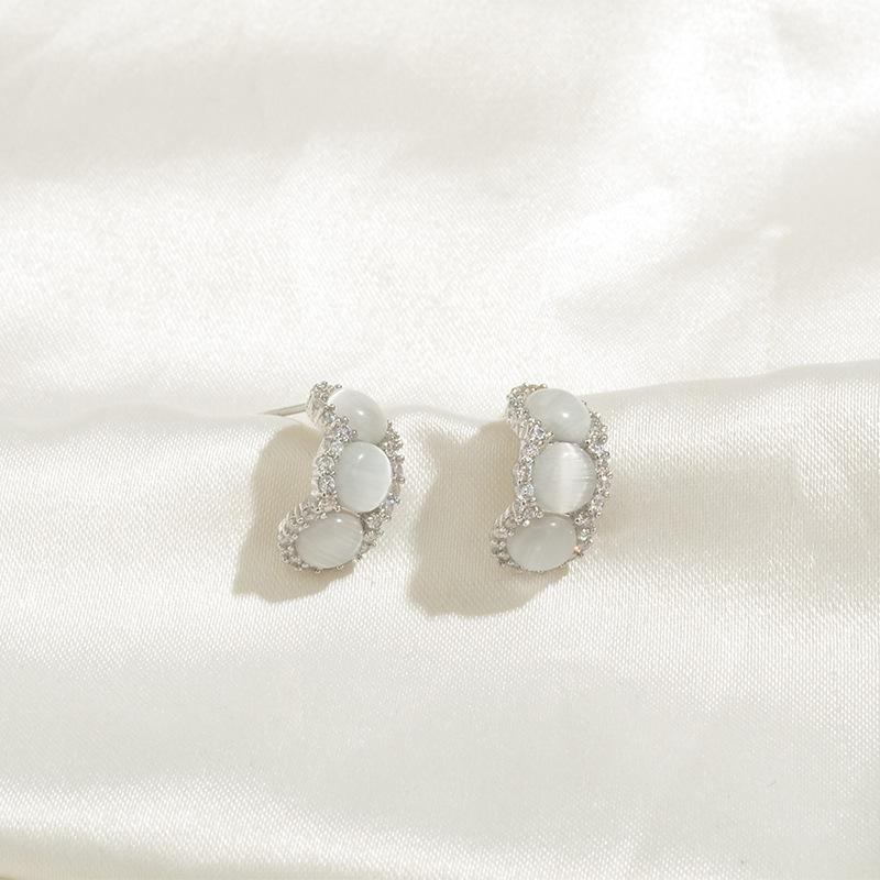 Versatile Bow Girl Earrings with Elegant Geometric Shapes, Personalized and Trendy Earrings for Women