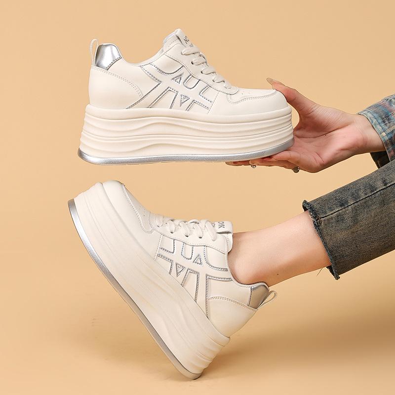 The inner height of the thick sole is increased by 9cm, and the high-end silver women's 2026 spring new casual sports shoes.