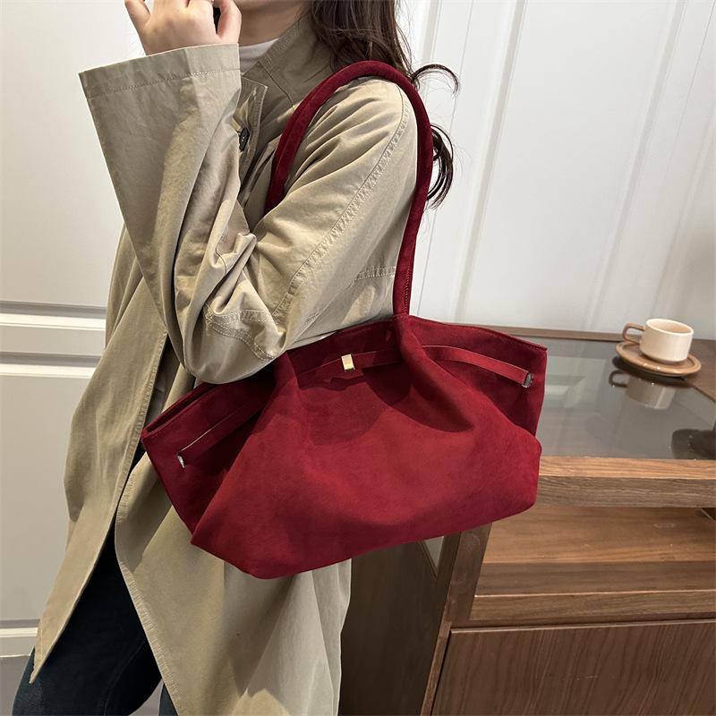 Women's Suede Pleated Tote Bag - Large Capacity, Retro Korean Style Shoulder Handbag for Autumn/Winter 2025