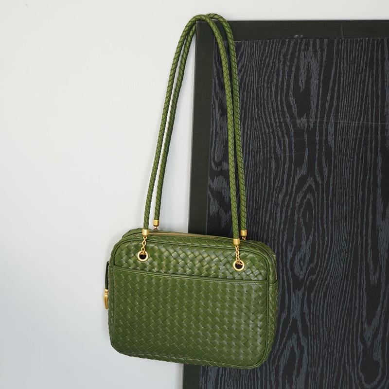 Высококачественная версия сумка через плечо из овчины, ручная работа, 2026 новый средневековый тофу-бэг, для commuters, для отдыха, ручная, женская сумка