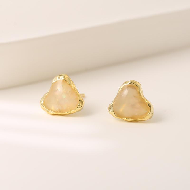 Love Earrings for Women High-end Earrings with Temperament and Niche Design As Birthday Gifts for Besties and Girlfriends