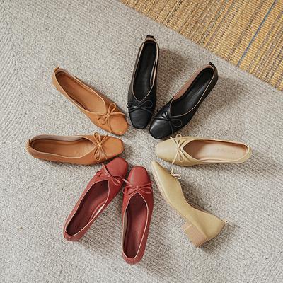 2025 Новые женские вулканизированные туфли Французский стиль Нескользящие Плоская подошва Квадратный носок Мягкая кожа Слипоны Повседневные Удобные Легкие