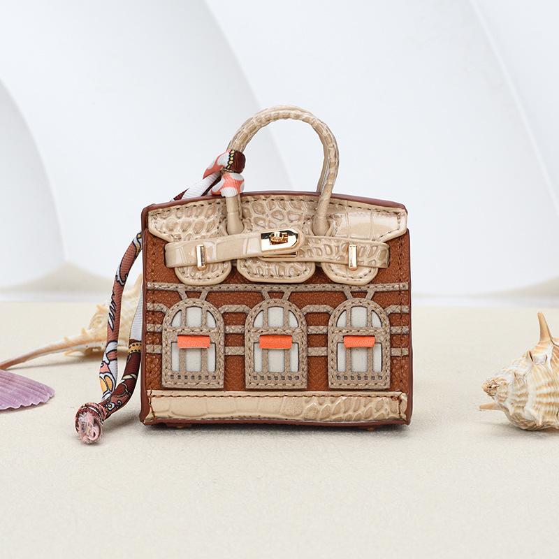 Stylish Mini House Keychain: Platinum Window Coin Purse & Earphone Holder