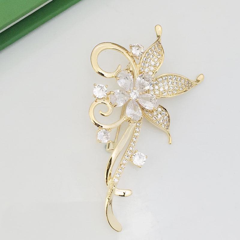 Korean Zircon Flower Brooch: Elegant Copper Inlaid Pin for Coats and Suits